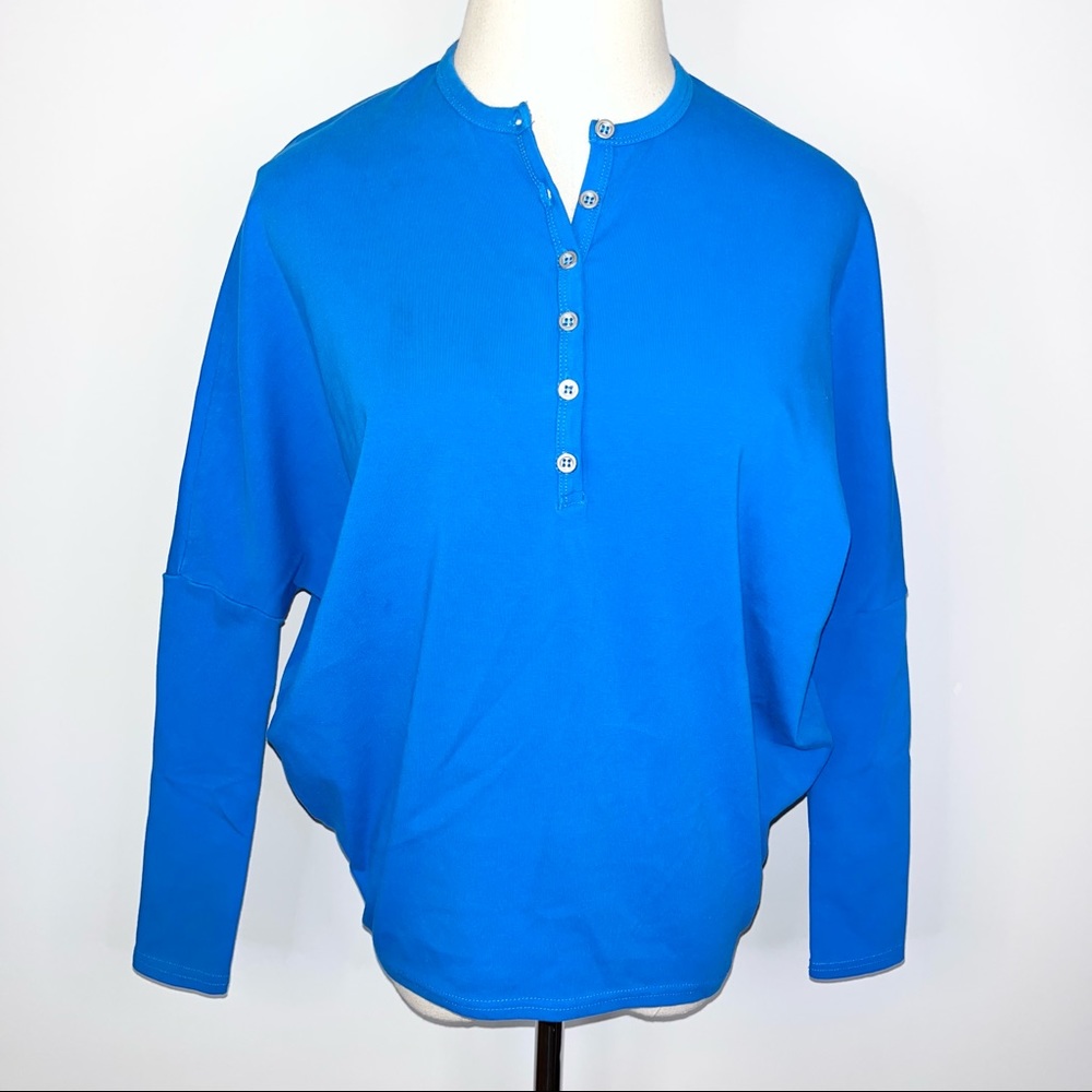 RIFF Women’s Blue Oversized Lightweight Sweater Small